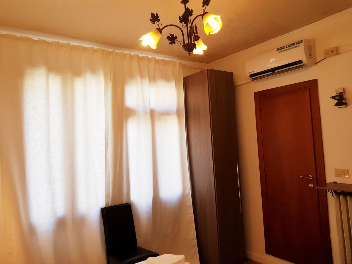 Residenza Ponte Degli Scalzi เวนิส ภายนอก รูปภาพ